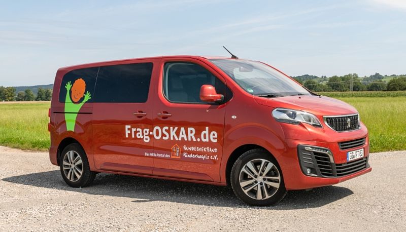 „OSKAR-Mobil“ - Bundesverband Kinderhospiz e.V. mit PEUGEOT Traveller unterwegs